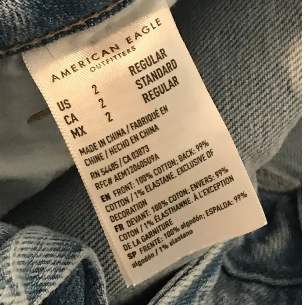 American Eagle Outfitters Light Wash Mom Jean Size 2